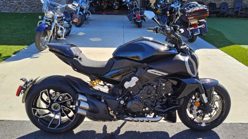 2025 Ducati Diavel V4
